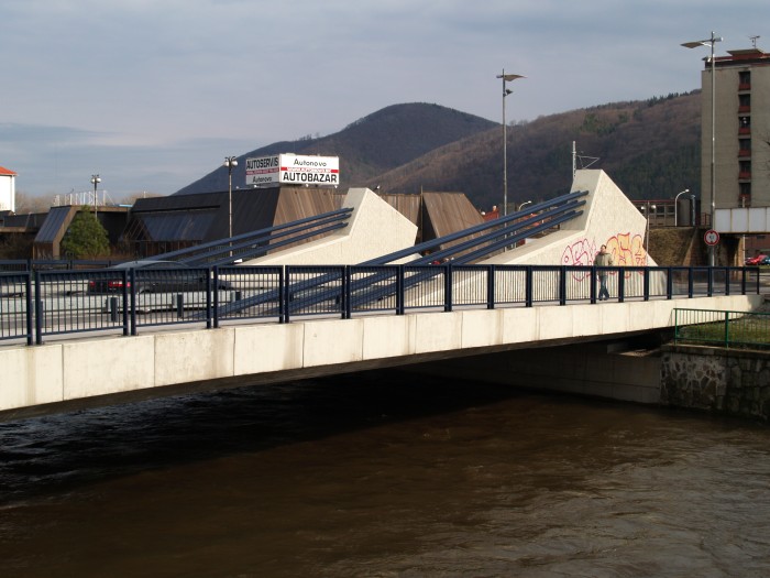 Pylóny mosta cez Hron v Banskej Bystrici - obr. 9