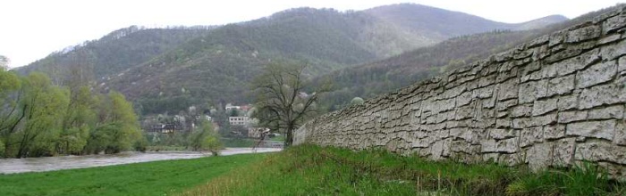 Murus Romanus - protipovodňový múr-Nová Baňa
