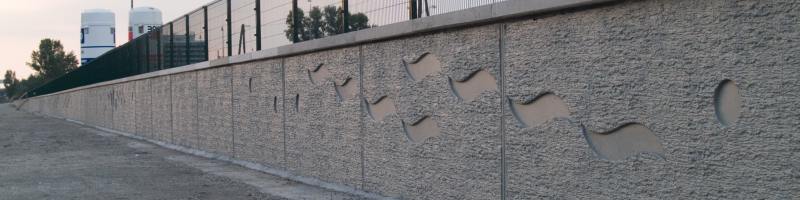 Protipovodňový múr na Prístavnej ulici v Bratislave